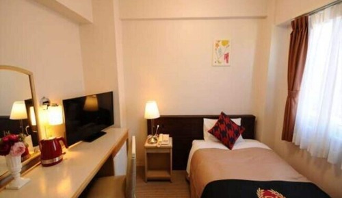 Single Room, Smoking