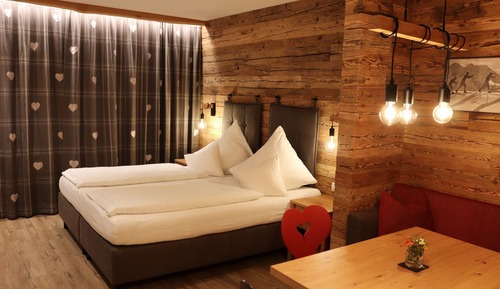 Family Room (5 Persons)