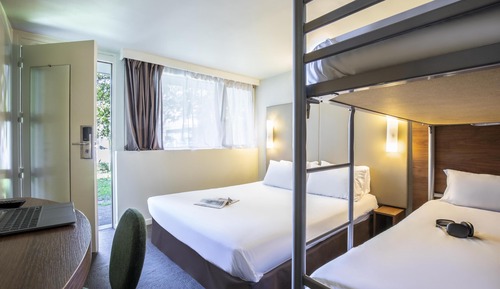 Room, Multiple Beds