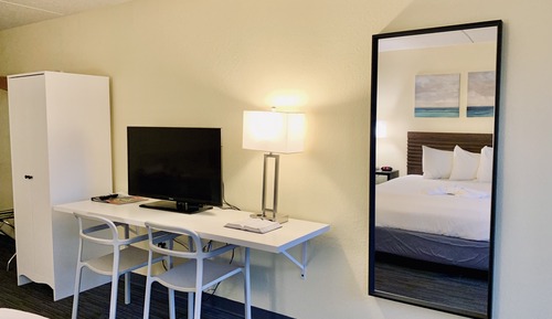 Deluxe Room, 1 King Bed