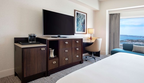 Room, 1 King Bed, City View