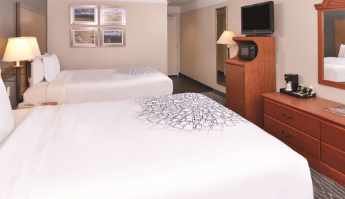 Room, 2 Queen Beds, Non Smoking