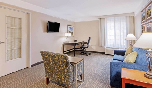 Deluxe Suite, 1 Bedroom, Mountain View (Mobility Accessible)