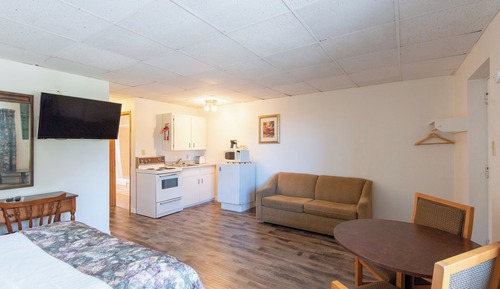 Room, Non Smoking (3 Queen Beds)