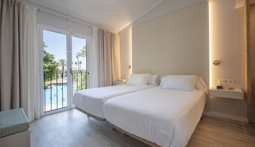 Superior Suite, Terrace (2 Adult + 1 Child)