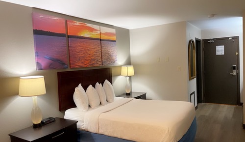 Standard Room, 1 Queen Bed