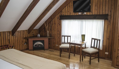 Standard Chalet, 1 King Bed