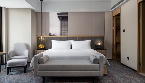 Premium Suite, 1 King Bed, Club Lounge Access
