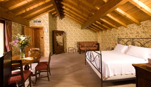 Suite, 1 Queen Bed, Balcony, Mountain View