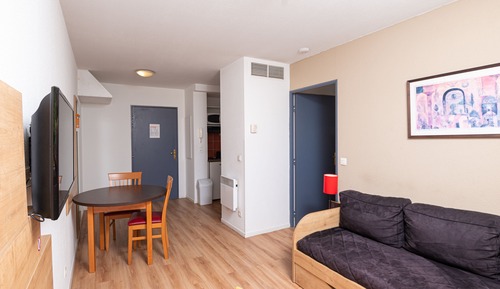 One Bedroom Apartement with 1 Sofa Bed and 2 Twin Beds