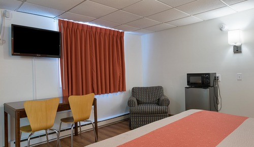 Standard Room, 1 King Bed, Accessible, Non Smoking