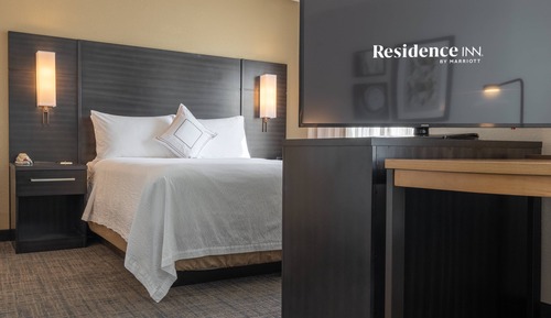 Suite, 1 Bedroom (Mobility/Hearing Accessible, Tub)