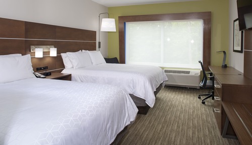 Standard Room, 2 Queen Beds, Accessible Bathtub (Accessible Tub)
