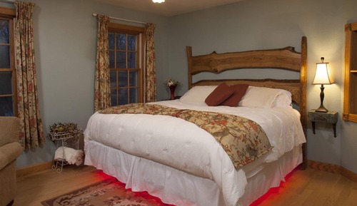 Room, Private Bathroom (Quiet Oaks)