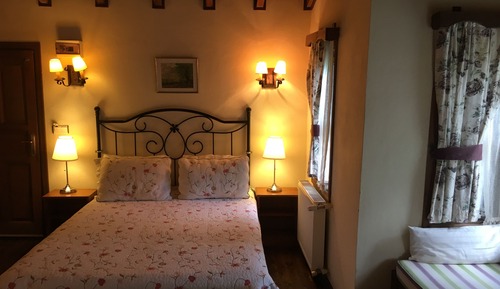 Room, 1 Queen Bed (Bay Window / Cumba)