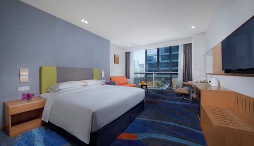 Standard Room, 1 King Bed, City View (High Floor)