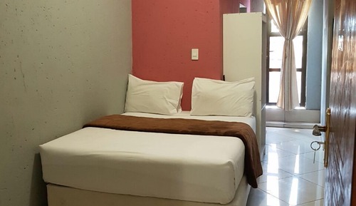 Executive Suite, 1 Queen Bed, Balcony, Ground Floor