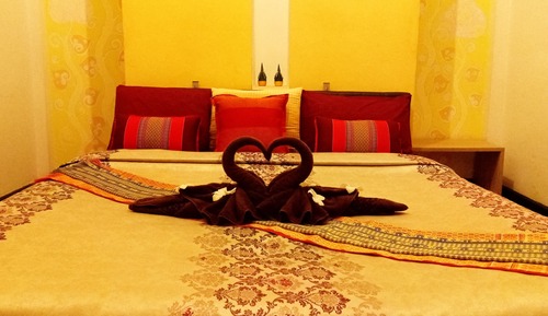 Deluxe Suite, 1 King Bed, Non Smoking, Park View