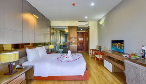 Deluxe Double Room, Garden View