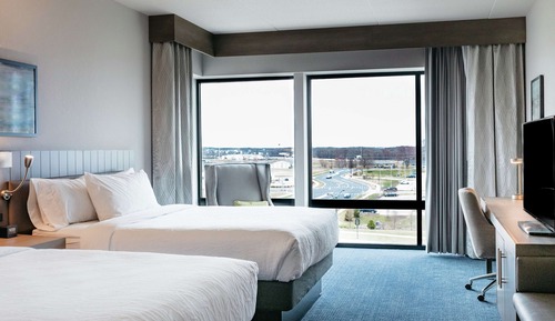 Room, 2 Queen Beds, Accessible, Bathtub