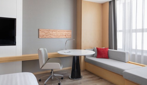 Room, 1 King Bed, City View