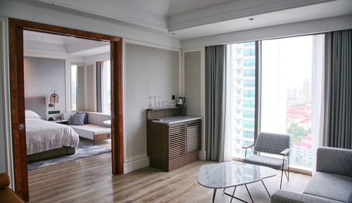 Deluxe Suite, 1 King Bed, Non Smoking, River View