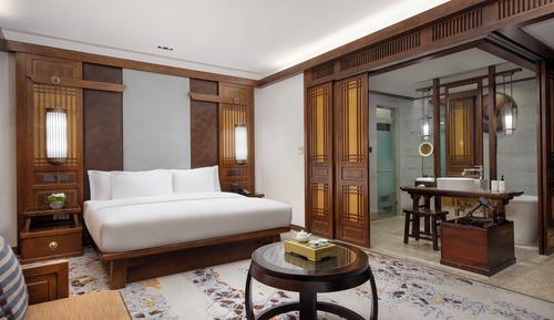 Classic Room, 1 King Bed, Garden View