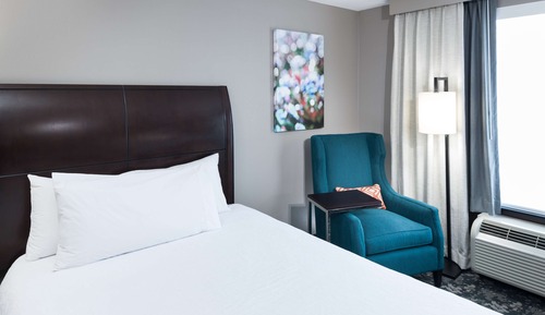 Room, 2 Queen Beds, Accessible, Bathtub (Mobility & Hearing)