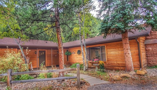 Luxury Cabin, 3 Bedrooms, Hot Tub, River View