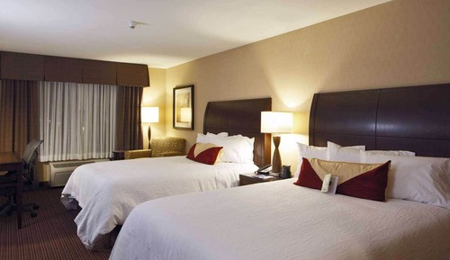 Two queen beds evolution room