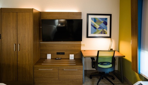 Standard Room, 1 King Bed, Accessible (Comms, Mobility, Accessible Tub)