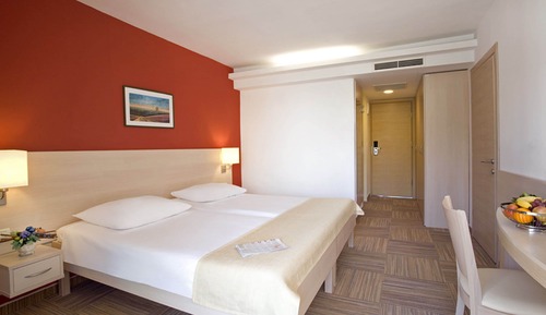 Room for 2+3