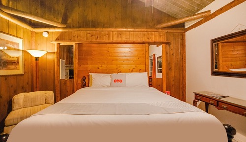 Anniversary Suite - King Bed, No Pets Allowed 