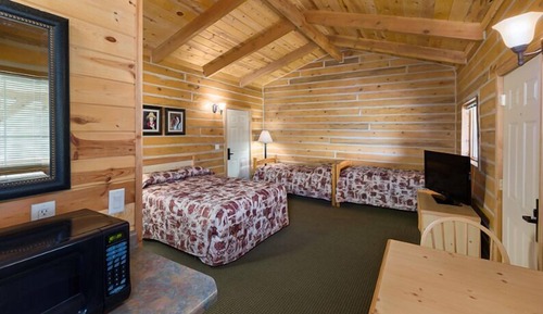 Queen Cabin, 2 Twins