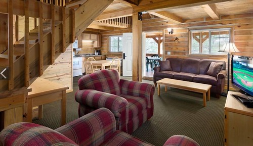 Queen Loft Cabin, 3 Twins, Kitchen