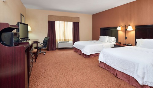 Suite, Multiple Beds, Accessible, Bathtub (Mobility & Hearing, Roll-in Shower)
