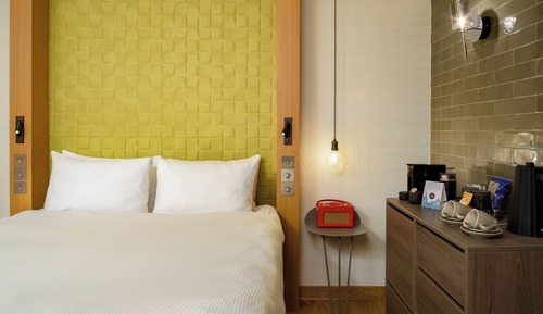 Room (Cozy)