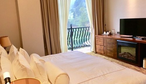 Deluxe Double or Twin Room, Non Smoking, Mountain View
