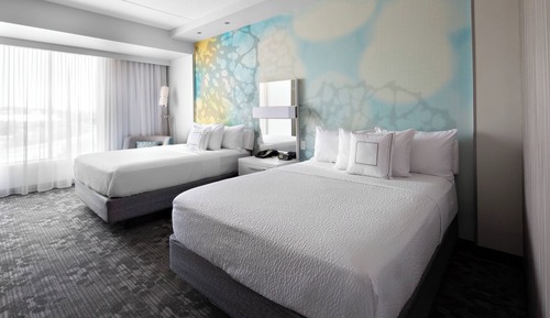 Room, 2 Queen Beds (Mobility Accessible, Tub)