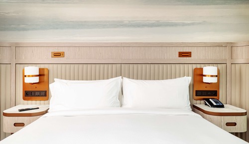 Superior Room, 1 King Bed (Wardrobe)