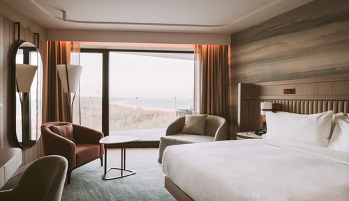 Deluxe Room, 1 King Bed, Balcony