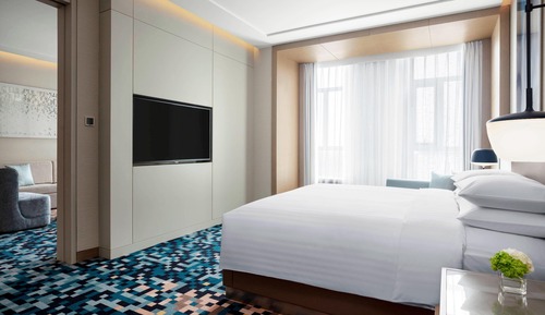 Executive Suite, 1 King Bed, City View, Executive Level