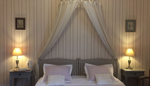 Classic Double or Twin Room (Louis)