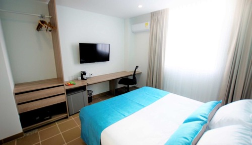 Standard Room, 1 Queen Bed, Non Smoking