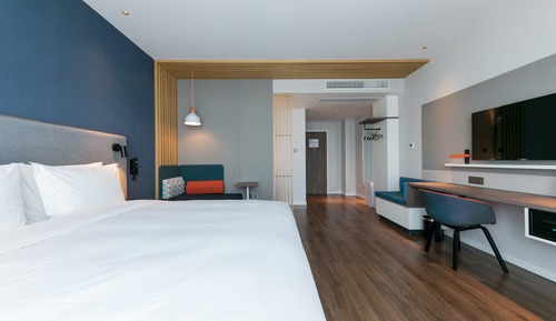 Standard Room, 1 King Bed