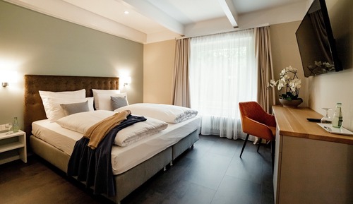 Superior Suite, 1 Bedroom, Lake View