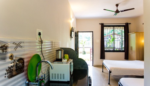 Deluxe Double Room, 1 Double Bed, Garden View, Garden Area