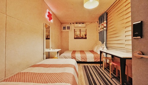 Panoramic Triple Room, 1 Bedroom, Shared Bathroom, Garden View [Must notify check-in time to Hotel]