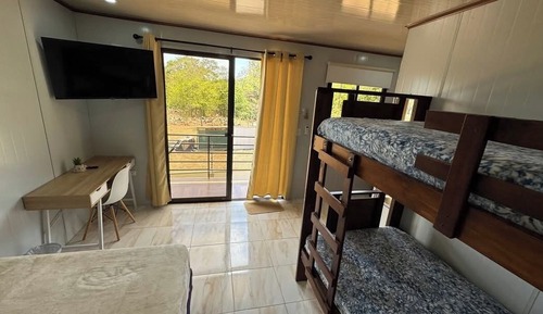 Comfort Room, Lanai