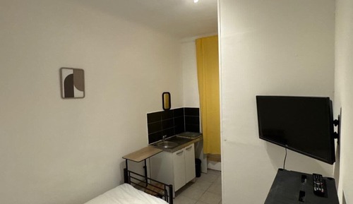 Comfort Room, City View